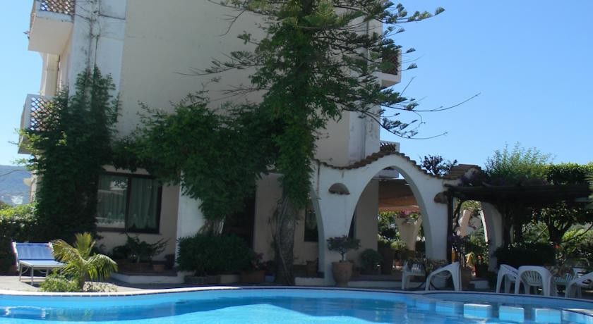 Hotel Punta Faro Capo Vaticano Bagian luar foto