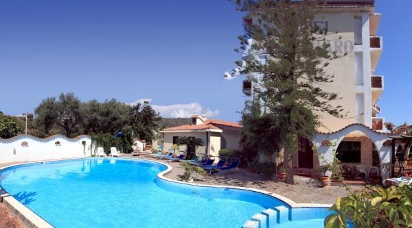 Hotel Punta Faro Capo Vaticano Bagian luar foto
