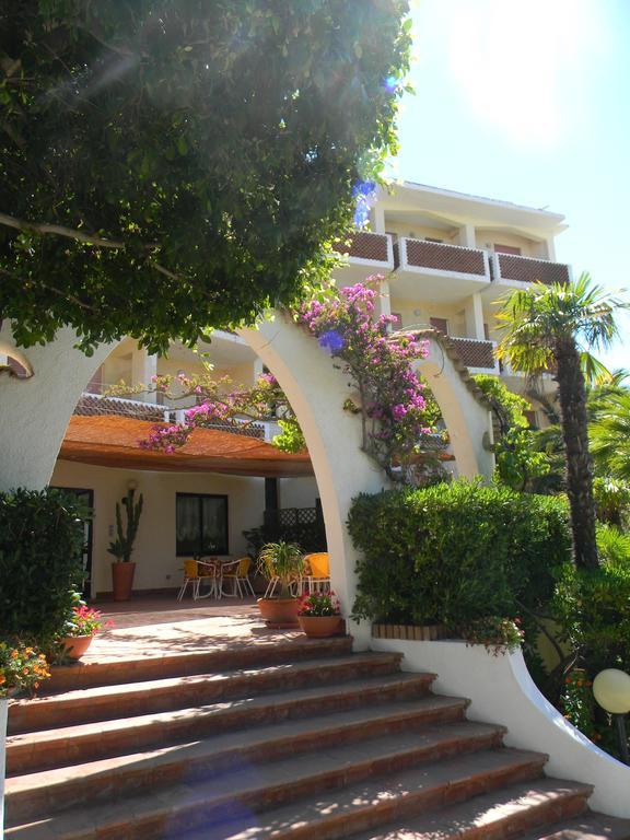 Hotel Punta Faro Capo Vaticano Bagian luar foto