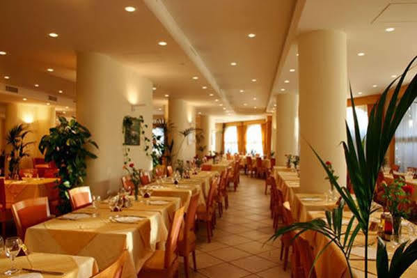 Hotel Punta Faro Capo Vaticano Bagian luar foto